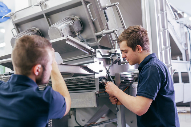 ausbildungswelt-bei-alpenhain-mechanische-werkstaetten_slider_13