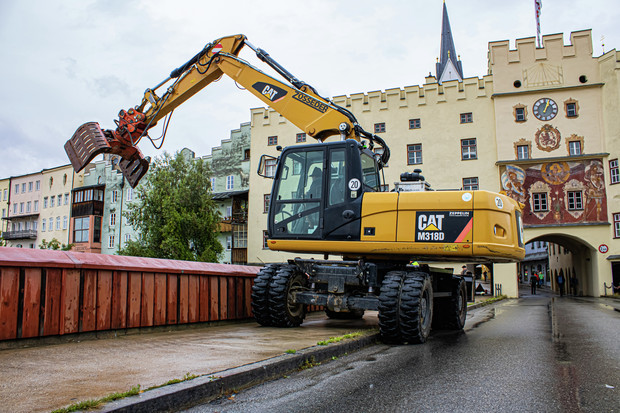 bagger-wasserbug-hochwasser_slider_11