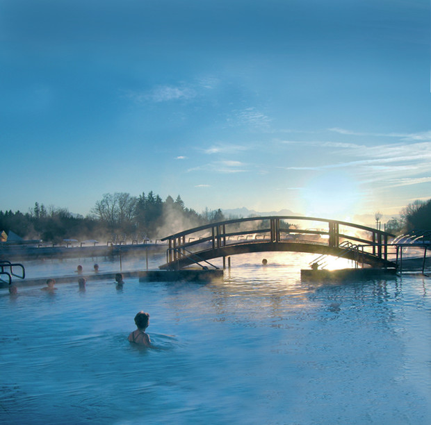 chiemgau-thermen-relaxbecken-winter_slider_14