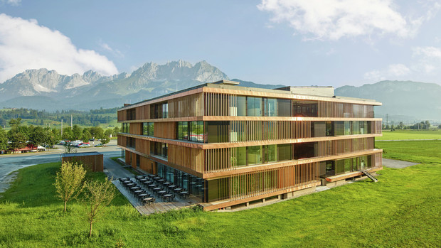 egger-headquarters-outside-11_slider_11