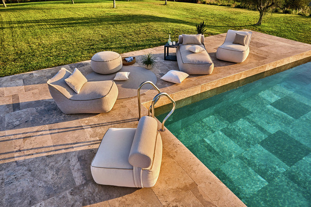 maliha-lounge-bett-nr-kissen-lounge-sessel-hocker-pebble-cream-teppich-200-taupe-3-gartenmoebel_slider_11