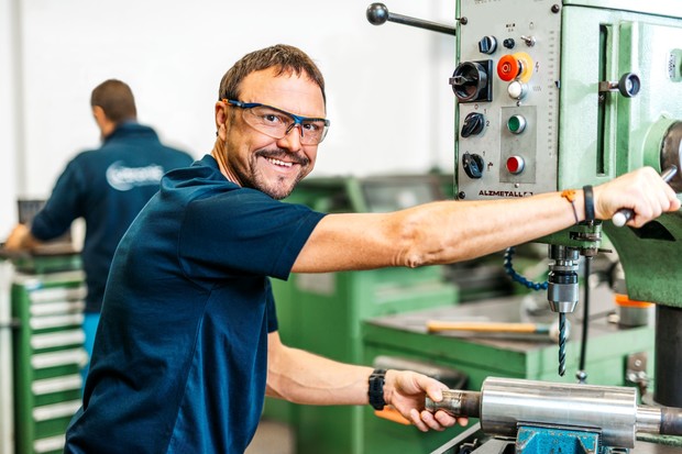 siltronic-mitarbeiter-portrait-8-handwerker-klein_slider_15