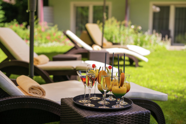 thermenhotel-stroebinger-hof-hotelgarten-detail_slider_12